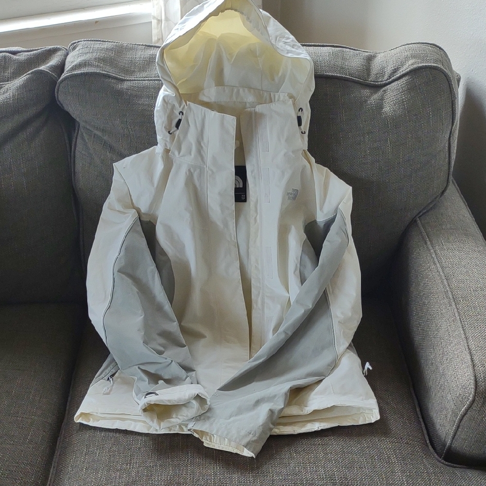 Womens North Face Raincoat
